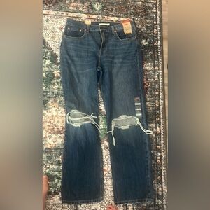 New Womens low pro Levi’s jeans with tags.